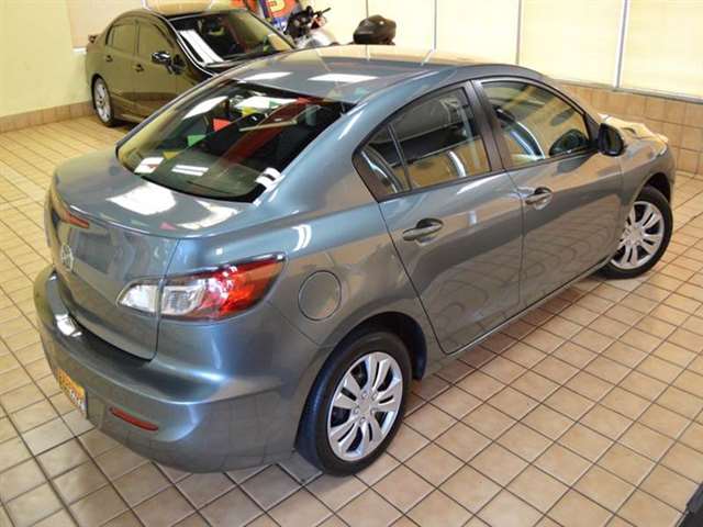 2013 Mazda Mazda3 i SV 4dr Sedan 5A